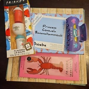 TV show Friends Revolution Makeup and Hairclip Bundle Set